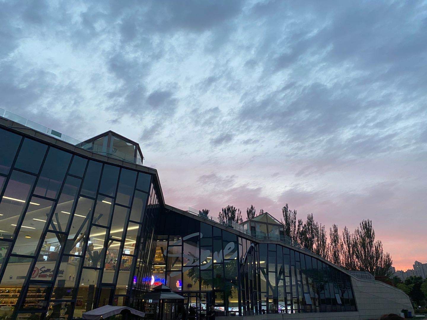 ��ͬ����������Ƶ�����؟(z��)�ι�˾����I(y��)��(bi��o)־